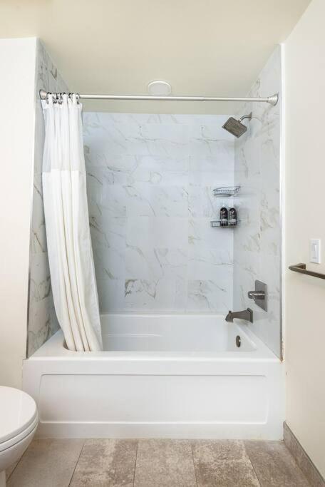 Luxurious Penthouse In Beverly Hills - Sleeps 10 Los Angeles Luaran gambar